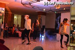 [P24] Show Michael Jackson la hotel » foto by marmin
 - 
<span class="allrVoted glyphicon glyphicon-heart hidden" id="av475017"></span>
<a class="m-l-10 hidden" id="sv475017" onclick="voting_Foto_DelVot(,475017,4407)" role="button">șterge vot <span class="glyphicon glyphicon-remove"></span></a>
<a id="v9475017" class=" c-red"  onclick="voting_Foto_SetVot(475017)" role="button"><span class="glyphicon glyphicon-heart-empty"></span> <b>LIKE</b> = Votează poza</a> <img class="hidden"  id="f475017W9" src="/imagini/loader.gif" border="0" /><span class="AjErrMes hidden" id="e475017ErM"></span>
