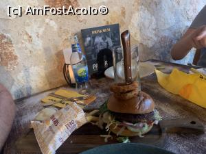 [P11] Burger de pui la restaurant Paparazzi Cala D or » foto by indiralisa_26
 - 
<span class="allrVoted glyphicon glyphicon-heart hidden" id="av1307907"></span>
<a class="m-l-10 hidden" id="sv1307907" onclick="voting_Foto_DelVot(,1307907,4407)" role="button">șterge vot <span class="glyphicon glyphicon-remove"></span></a>
<a id="v91307907" class=" c-red"  onclick="voting_Foto_SetVot(1307907)" role="button"><span class="glyphicon glyphicon-heart-empty"></span> <b>LIKE</b> = Votează poza</a> <img class="hidden"  id="f1307907W9" src="/imagini/loader.gif" border="0" /><span class="AjErrMes hidden" id="e1307907ErM"></span>