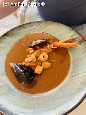 [P15] supa de fructe de mare in Porto Petro  restaurant  Ca'n Martina : delicioasa » foto by indiralisa_26
 - 
<span class="allrVoted glyphicon glyphicon-heart hidden" id="av1307911"></span>
<a class="m-l-10 hidden" id="sv1307911" onclick="voting_Foto_DelVot(,1307911,4407)" role="button">șterge vot <span class="glyphicon glyphicon-remove"></span></a>
<a id="v91307911" class=" c-red"  onclick="voting_Foto_SetVot(1307911)" role="button"><span class="glyphicon glyphicon-heart-empty"></span> <b>LIKE</b> = Votează poza</a> <img class="hidden"  id="f1307911W9" src="/imagini/loader.gif" border="0" /><span class="AjErrMes hidden" id="e1307911ErM"></span>
