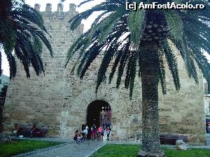[P09] Alcudia Old Town poarta Portal de Moll » foto by claudiu 71
 - 
<span class="allrVoted glyphicon glyphicon-heart hidden" id="av563028"></span>
<a class="m-l-10 hidden" id="sv563028" onclick="voting_Foto_DelVot(,563028,4407)" role="button">șterge vot <span class="glyphicon glyphicon-remove"></span></a>
<a id="v9563028" class=" c-red"  onclick="voting_Foto_SetVot(563028)" role="button"><span class="glyphicon glyphicon-heart-empty"></span> <b>LIKE</b> = Votează poza</a> <img class="hidden"  id="f563028W9" src="/imagini/loader.gif" border="0" /><span class="AjErrMes hidden" id="e563028ErM"></span>