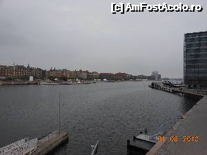 [P41] Copenhaga - Canalul navigabil văzut de pe pod.  » foto by iulianic
 - 
<span class="allrVoted glyphicon glyphicon-heart hidden" id="av488172"></span>
<a class="m-l-10 hidden" id="sv488172" onclick="voting_Foto_DelVot(,488172,4424)" role="button">șterge vot <span class="glyphicon glyphicon-remove"></span></a>
<a id="v9488172" class=" c-red"  onclick="voting_Foto_SetVot(488172)" role="button"><span class="glyphicon glyphicon-heart-empty"></span> <b>LIKE</b> = Votează poza</a> <img class="hidden"  id="f488172W9" src="/imagini/loader.gif" border="0" /><span class="AjErrMes hidden" id="e488172ErM"></span>