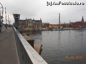 [P46] Copenhaga - Canalul navigabil văzut de pe pod.  » foto by iulianic
 - 
<span class="allrVoted glyphicon glyphicon-heart hidden" id="av488177"></span>
<a class="m-l-10 hidden" id="sv488177" onclick="voting_Foto_DelVot(,488177,4424)" role="button">șterge vot <span class="glyphicon glyphicon-remove"></span></a>
<a id="v9488177" class=" c-red"  onclick="voting_Foto_SetVot(488177)" role="button"><span class="glyphicon glyphicon-heart-empty"></span> <b>LIKE</b> = Votează poza</a> <img class="hidden"  id="f488177W9" src="/imagini/loader.gif" border="0" /><span class="AjErrMes hidden" id="e488177ErM"></span>