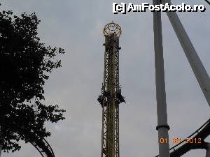 [P55] Copenhaga - În Parcul Tivoli. Cădere în gol.  » foto by iulianic
 - 
<span class="allrVoted glyphicon glyphicon-heart hidden" id="av488186"></span>
<a class="m-l-10 hidden" id="sv488186" onclick="voting_Foto_DelVot(,488186,4424)" role="button">șterge vot <span class="glyphicon glyphicon-remove"></span></a>
<a id="v9488186" class=" c-red"  onclick="voting_Foto_SetVot(488186)" role="button"><span class="glyphicon glyphicon-heart-empty"></span> <b>LIKE</b> = Votează poza</a> <img class="hidden"  id="f488186W9" src="/imagini/loader.gif" border="0" /><span class="AjErrMes hidden" id="e488186ErM"></span>