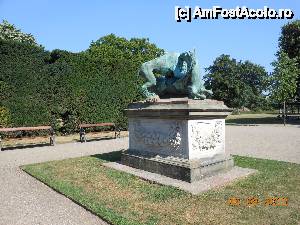 [P50] Copenhaga - Palatul Rosenborg, în parc.  » foto by iulianic
 - 
<span class="allrVoted glyphicon glyphicon-heart hidden" id="av508094"></span>
<a class="m-l-10 hidden" id="sv508094" onclick="voting_Foto_DelVot(,508094,4424)" role="button">șterge vot <span class="glyphicon glyphicon-remove"></span></a>
<a id="v9508094" class=" c-red"  onclick="voting_Foto_SetVot(508094)" role="button"><span class="glyphicon glyphicon-heart-empty"></span> <b>LIKE</b> = Votează poza</a> <img class="hidden"  id="f508094W9" src="/imagini/loader.gif" border="0" /><span class="AjErrMes hidden" id="e508094ErM"></span>