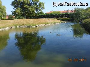 [P51] Copenhaga - Palatul Rosenborg, în parc.  » foto by iulianic
 - 
<span class="allrVoted glyphicon glyphicon-heart hidden" id="av508095"></span>
<a class="m-l-10 hidden" id="sv508095" onclick="voting_Foto_DelVot(,508095,4424)" role="button">șterge vot <span class="glyphicon glyphicon-remove"></span></a>
<a id="v9508095" class=" c-red"  onclick="voting_Foto_SetVot(508095)" role="button"><span class="glyphicon glyphicon-heart-empty"></span> <b>LIKE</b> = Votează poza</a> <img class="hidden"  id="f508095W9" src="/imagini/loader.gif" border="0" /><span class="AjErrMes hidden" id="e508095ErM"></span>