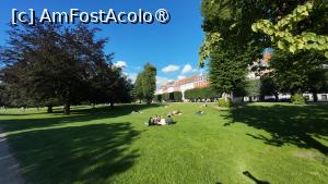 [P43] Copenhaga - parcul Rosenborg » foto by Dragoș_MD
 - 
<span class="allrVoted glyphicon glyphicon-heart hidden" id="av1512561"></span>
<a class="m-l-10 hidden" id="sv1512561" onclick="voting_Foto_DelVot(,1512561,4424)" role="button">șterge vot <span class="glyphicon glyphicon-remove"></span></a>
<a id="v91512561" class=" c-red"  onclick="voting_Foto_SetVot(1512561)" role="button"><span class="glyphicon glyphicon-heart-empty"></span> <b>LIKE</b> = Votează poza</a> <img class="hidden"  id="f1512561W9" src="/imagini/loader.gif" border="0" /><span class="AjErrMes hidden" id="e1512561ErM"></span>