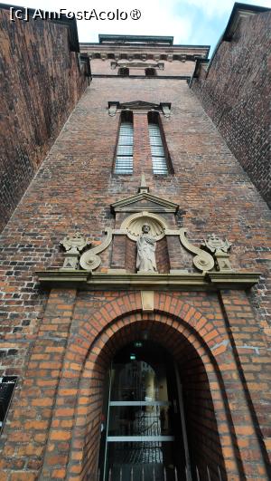 [P08] Copenhaga - Sankt Nikolaj kirke » foto by Dragoș_MD
 - 
<span class="allrVoted glyphicon glyphicon-heart hidden" id="av1512526"></span>
<a class="m-l-10 hidden" id="sv1512526" onclick="voting_Foto_DelVot(,1512526,4424)" role="button">șterge vot <span class="glyphicon glyphicon-remove"></span></a>
<a id="v91512526" class=" c-red"  onclick="voting_Foto_SetVot(1512526)" role="button"><span class="glyphicon glyphicon-heart-empty"></span> <b>LIKE</b> = Votează poza</a> <img class="hidden"  id="f1512526W9" src="/imagini/loader.gif" border="0" /><span class="AjErrMes hidden" id="e1512526ErM"></span>
