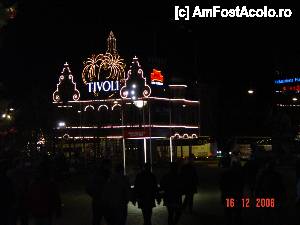 [P30] Una din intrările în Tivoli » foto by abancor
 - 
<span class="allrVoted glyphicon glyphicon-heart hidden" id="av417564"></span>
<a class="m-l-10 hidden" id="sv417564" onclick="voting_Foto_DelVot(,417564,4424)" role="button">șterge vot <span class="glyphicon glyphicon-remove"></span></a>
<a id="v9417564" class=" c-red"  onclick="voting_Foto_SetVot(417564)" role="button"><span class="glyphicon glyphicon-heart-empty"></span> <b>LIKE</b> = Votează poza</a> <img class="hidden"  id="f417564W9" src="/imagini/loader.gif" border="0" /><span class="AjErrMes hidden" id="e417564ErM"></span>