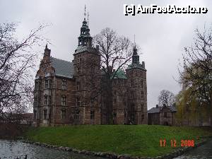 [P50] Palatul Rosenborg » foto by abancor
 - 
<span class="allrVoted glyphicon glyphicon-heart hidden" id="av417594"></span>
<a class="m-l-10 hidden" id="sv417594" onclick="voting_Foto_DelVot(,417594,4424)" role="button">șterge vot <span class="glyphicon glyphicon-remove"></span></a>
<a id="v9417594" class=" c-red"  onclick="voting_Foto_SetVot(417594)" role="button"><span class="glyphicon glyphicon-heart-empty"></span> <b>LIKE</b> = Votează poza</a> <img class="hidden"  id="f417594W9" src="/imagini/loader.gif" border="0" /><span class="AjErrMes hidden" id="e417594ErM"></span>