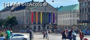 [P39] 39. Alături este o clădire ce afișează steagul LGBT. » foto by msnd
 - 
<span class="allrVoted glyphicon glyphicon-heart hidden" id="av1345297"></span>
<a class="m-l-10 hidden" id="sv1345297" onclick="voting_Foto_DelVot(,1345297,4424)" role="button">șterge vot <span class="glyphicon glyphicon-remove"></span></a>
<a id="v91345297" class=" c-red"  onclick="voting_Foto_SetVot(1345297)" role="button"><span class="glyphicon glyphicon-heart-empty"></span> <b>LIKE</b> = Votează poza</a> <img class="hidden"  id="f1345297W9" src="/imagini/loader.gif" border="0" /><span class="AjErrMes hidden" id="e1345297ErM"></span>