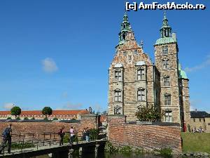 [P19] Palatul Rosenborg din Copenhaga » foto by ileanaxperta*
 - 
<span class="allrVoted glyphicon glyphicon-heart hidden" id="av601568"></span>
<a class="m-l-10 hidden" id="sv601568" onclick="voting_Foto_DelVot(,601568,4424)" role="button">șterge vot <span class="glyphicon glyphicon-remove"></span></a>
<a id="v9601568" class=" c-red"  onclick="voting_Foto_SetVot(601568)" role="button"><span class="glyphicon glyphicon-heart-empty"></span> <b>LIKE</b> = Votează poza</a> <img class="hidden"  id="f601568W9" src="/imagini/loader.gif" border="0" /><span class="AjErrMes hidden" id="e601568ErM"></span>