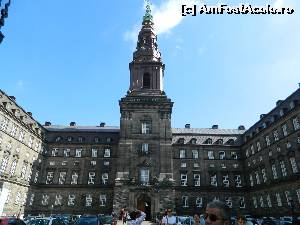 [P27] Palatul Christiansborg din Copenhaga » foto by ileanaxperta*
 - 
<span class="allrVoted glyphicon glyphicon-heart hidden" id="av601594"></span>
<a class="m-l-10 hidden" id="sv601594" onclick="voting_Foto_DelVot(,601594,4424)" role="button">șterge vot <span class="glyphicon glyphicon-remove"></span></a>
<a id="v9601594" class=" c-red"  onclick="voting_Foto_SetVot(601594)" role="button"><span class="glyphicon glyphicon-heart-empty"></span> <b>LIKE</b> = Votează poza</a> <img class="hidden"  id="f601594W9" src="/imagini/loader.gif" border="0" /><span class="AjErrMes hidden" id="e601594ErM"></span>