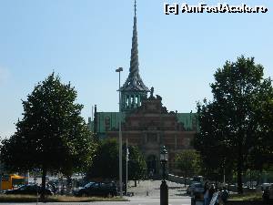 [P32] O parte a cladiri cu o arhitectura cu totul speciala a Bursei din Copenhaga » foto by ileanaxperta*
 - 
<span class="allrVoted glyphicon glyphicon-heart hidden" id="av601600"></span>
<a class="m-l-10 hidden" id="sv601600" onclick="voting_Foto_DelVot(,601600,4424)" role="button">șterge vot <span class="glyphicon glyphicon-remove"></span></a>
<a id="v9601600" class=" c-red"  onclick="voting_Foto_SetVot(601600)" role="button"><span class="glyphicon glyphicon-heart-empty"></span> <b>LIKE</b> = Votează poza</a> <img class="hidden"  id="f601600W9" src="/imagini/loader.gif" border="0" /><span class="AjErrMes hidden" id="e601600ErM"></span>