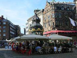 [P32] Noua Piata Regala (Kongens Nytorv), intesata de terase si cafenele, unde se termina Stroget » foto by ileanaxperta*
 - 
<span class="allrVoted glyphicon glyphicon-heart hidden" id="av602750"></span>
<a class="m-l-10 hidden" id="sv602750" onclick="voting_Foto_DelVot(,602750,4424)" role="button">șterge vot <span class="glyphicon glyphicon-remove"></span></a>
<a id="v9602750" class=" c-red"  onclick="voting_Foto_SetVot(602750)" role="button"><span class="glyphicon glyphicon-heart-empty"></span> <b>LIKE</b> = Votează poza</a> <img class="hidden"  id="f602750W9" src="/imagini/loader.gif" border="0" /><span class="AjErrMes hidden" id="e602750ErM"></span>