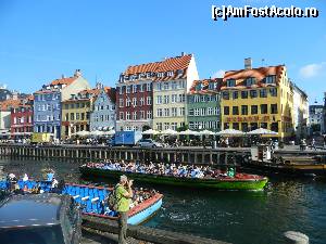 [P35] Croaziere pe canalele din Copenhaga pornesc si din portul Nyhavn » foto by ileanaxperta*
 - 
<span class="allrVoted glyphicon glyphicon-heart hidden" id="av602757"></span>
<a class="m-l-10 hidden" id="sv602757" onclick="voting_Foto_DelVot(,602757,4424)" role="button">șterge vot <span class="glyphicon glyphicon-remove"></span></a>
<a id="v9602757" class=" c-red"  onclick="voting_Foto_SetVot(602757)" role="button"><span class="glyphicon glyphicon-heart-empty"></span> <b>LIKE</b> = Votează poza</a> <img class="hidden"  id="f602757W9" src="/imagini/loader.gif" border="0" /><span class="AjErrMes hidden" id="e602757ErM"></span>