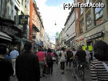 [P12] Intrarea pe strada pietonală a capitalei daneze, Strøget » foto by Costi
 - 
<span class="allrVoted glyphicon glyphicon-heart hidden" id="av160641"></span>
<a class="m-l-10 hidden" id="sv160641" onclick="voting_Foto_DelVot(,160641,4424)" role="button">șterge vot <span class="glyphicon glyphicon-remove"></span></a>
<a id="v9160641" class=" c-red"  onclick="voting_Foto_SetVot(160641)" role="button"><span class="glyphicon glyphicon-heart-empty"></span> <b>LIKE</b> = Votează poza</a> <img class="hidden"  id="f160641W9" src="/imagini/loader.gif" border="0" /><span class="AjErrMes hidden" id="e160641ErM"></span>