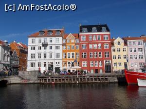 [P06] Casele colorate din Nyhavn.  » foto by mihaelavoicu
 - 
<span class="allrVoted glyphicon glyphicon-heart hidden" id="av930010"></span>
<a class="m-l-10 hidden" id="sv930010" onclick="voting_Foto_DelVot(,930010,4424)" role="button">șterge vot <span class="glyphicon glyphicon-remove"></span></a>
<a id="v9930010" class=" c-red"  onclick="voting_Foto_SetVot(930010)" role="button"><span class="glyphicon glyphicon-heart-empty"></span> <b>LIKE</b> = Votează poza</a> <img class="hidden"  id="f930010W9" src="/imagini/loader.gif" border="0" /><span class="AjErrMes hidden" id="e930010ErM"></span>