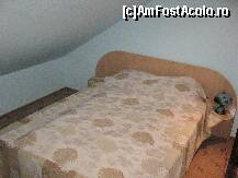 [P17] Patul; se observa in stanga tavanul inclinat, la care trebuia sa ai grija la cap cand te ridicai » foto by Catzus
 - 
<span class="allrVoted glyphicon glyphicon-heart hidden" id="av110464"></span>
<a class="m-l-10 hidden" id="sv110464" onclick="voting_Foto_DelVot(,110464,4433)" role="button">șterge vot <span class="glyphicon glyphicon-remove"></span></a>
<a id="v9110464" class=" c-red"  onclick="voting_Foto_SetVot(110464)" role="button"><span class="glyphicon glyphicon-heart-empty"></span> <b>LIKE</b> = Votează poza</a> <img class="hidden"  id="f110464W9" src="/imagini/loader.gif" border="0" /><span class="AjErrMes hidden" id="e110464ErM"></span>