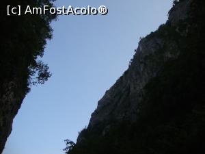 [P02] Cheile Oltețului - despicătura dintre doi munți semeți (aceasta este ”munca” de milioane de ani a Oltețului).  » foto by Floryn81
 - 
<span class="allrVoted glyphicon glyphicon-heart hidden" id="av931688"></span>
<a class="m-l-10 hidden" id="sv931688" onclick="voting_Foto_DelVot(,931688,4440)" role="button">șterge vot <span class="glyphicon glyphicon-remove"></span></a>
<a id="v9931688" class=" c-red"  onclick="voting_Foto_SetVot(931688)" role="button"><span class="glyphicon glyphicon-heart-empty"></span> <b>LIKE</b> = Votează poza</a> <img class="hidden"  id="f931688W9" src="/imagini/loader.gif" border="0" /><span class="AjErrMes hidden" id="e931688ErM"></span>
