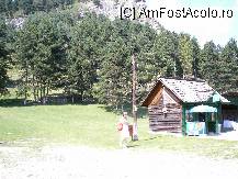 [P14] Lângă intrarea la peştera Muierilor, unde este un spaţiu larg, numai bun pentru parcare » foto by Costi
 - 
<span class="allrVoted glyphicon glyphicon-heart hidden" id="av39099"></span>
<a class="m-l-10 hidden" id="sv39099" onclick="voting_Foto_DelVot(,39099,4440)" role="button">șterge vot <span class="glyphicon glyphicon-remove"></span></a>
<a id="v939099" class=" c-red"  onclick="voting_Foto_SetVot(39099)" role="button"><span class="glyphicon glyphicon-heart-empty"></span> <b>LIKE</b> = Votează poza</a> <img class="hidden"  id="f39099W9" src="/imagini/loader.gif" border="0" /><span class="AjErrMes hidden" id="e39099ErM"></span>