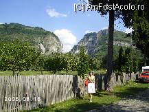 [P02] În curtea mănăstirii Polovragi, cu acelaşi peisaj frumos, de la cheile Olteţului » foto by Costi
 - 
<span class="allrVoted glyphicon glyphicon-heart hidden" id="av39087"></span>
<a class="m-l-10 hidden" id="sv39087" onclick="voting_Foto_DelVot(,39087,4440)" role="button">șterge vot <span class="glyphicon glyphicon-remove"></span></a>
<a id="v939087" class=" c-red"  onclick="voting_Foto_SetVot(39087)" role="button"><span class="glyphicon glyphicon-heart-empty"></span> <b>LIKE</b> = Votează poza</a> <img class="hidden"  id="f39087W9" src="/imagini/loader.gif" border="0" /><span class="AjErrMes hidden" id="e39087ErM"></span>