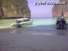 [P06] maya bay » foto by gabitza76
 - 
<span class="allrVoted glyphicon glyphicon-heart hidden" id="av39571"></span>
<a class="m-l-10 hidden" id="sv39571" onclick="voting_Foto_DelVot(,39571,4448)" role="button">șterge vot <span class="glyphicon glyphicon-remove"></span></a>
<a id="v939571" class=" c-red"  onclick="voting_Foto_SetVot(39571)" role="button"><span class="glyphicon glyphicon-heart-empty"></span> <b>LIKE</b> = Votează poza</a> <img class="hidden"  id="f39571W9" src="/imagini/loader.gif" border="0" /><span class="AjErrMes hidden" id="e39571ErM"></span>