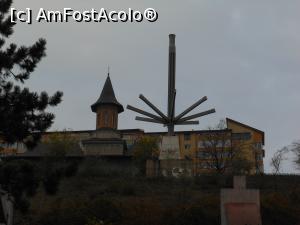 [P09] Galați - Faleza Dunării la Galați. "Fructul Soarelui", lucrare monumentală semnată George Apostu. » foto by iulianic
 - 
<span class="allrVoted glyphicon glyphicon-heart hidden" id="av1197795"></span>
<a class="m-l-10 hidden" id="sv1197795" onclick="voting_Foto_DelVot(,1197795,4457)" role="button">șterge vot <span class="glyphicon glyphicon-remove"></span></a>
<a id="v91197795" class=" c-red"  onclick="voting_Foto_SetVot(1197795)" role="button"><span class="glyphicon glyphicon-heart-empty"></span> <b>LIKE</b> = Votează poza</a> <img class="hidden"  id="f1197795W9" src="/imagini/loader.gif" border="0" /><span class="AjErrMes hidden" id="e1197795ErM"></span>