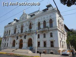 [P42] Galați - Palatul Prefecturii.  » foto by iulianic
 - 
<span class="allrVoted glyphicon glyphicon-heart hidden" id="av883653"></span>
<a class="m-l-10 hidden" id="sv883653" onclick="voting_Foto_DelVot(,883653,4457)" role="button">șterge vot <span class="glyphicon glyphicon-remove"></span></a>
<a id="v9883653" class=" c-red"  onclick="voting_Foto_SetVot(883653)" role="button"><span class="glyphicon glyphicon-heart-empty"></span> <b>LIKE</b> = Votează poza</a> <img class="hidden"  id="f883653W9" src="/imagini/loader.gif" border="0" /><span class="AjErrMes hidden" id="e883653ErM"></span>