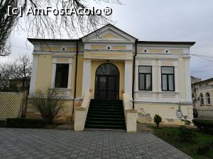 [P20] Clădirea din dreapta, tot în administrarea CJ » foto by crismis
 - 
<span class="allrVoted glyphicon glyphicon-heart hidden" id="av844001"></span>
<a class="m-l-10 hidden" id="sv844001" onclick="voting_Foto_DelVot(,844001,4457)" role="button">șterge vot <span class="glyphicon glyphicon-remove"></span></a>
<a id="v9844001" class=" c-red"  onclick="voting_Foto_SetVot(844001)" role="button"><span class="glyphicon glyphicon-heart-empty"></span> <b>LIKE</b> = Votează poza</a> <img class="hidden"  id="f844001W9" src="/imagini/loader.gif" border="0" /><span class="AjErrMes hidden" id="e844001ErM"></span>