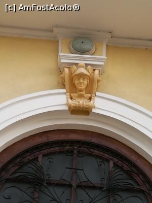 [P22] Casa Colognomu-Calavrezos, detaliu (Hermes)  » foto by crismis
 - 
<span class="allrVoted glyphicon glyphicon-heart hidden" id="av844003"></span>
<a class="m-l-10 hidden" id="sv844003" onclick="voting_Foto_DelVot(,844003,4457)" role="button">șterge vot <span class="glyphicon glyphicon-remove"></span></a>
<a id="v9844003" class=" c-red"  onclick="voting_Foto_SetVot(844003)" role="button"><span class="glyphicon glyphicon-heart-empty"></span> <b>LIKE</b> = Votează poza</a> <img class="hidden"  id="f844003W9" src="/imagini/loader.gif" border="0" /><span class="AjErrMes hidden" id="e844003ErM"></span>