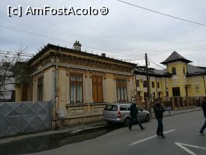 [P30] Casă cu decorațiuni neoromânești » foto by crismis
 - 
<span class="allrVoted glyphicon glyphicon-heart hidden" id="av844011"></span>
<a class="m-l-10 hidden" id="sv844011" onclick="voting_Foto_DelVot(,844011,4457)" role="button">șterge vot <span class="glyphicon glyphicon-remove"></span></a>
<a id="v9844011" class=" c-red"  onclick="voting_Foto_SetVot(844011)" role="button"><span class="glyphicon glyphicon-heart-empty"></span> <b>LIKE</b> = Votează poza</a> <img class="hidden"  id="f844011W9" src="/imagini/loader.gif" border="0" /><span class="AjErrMes hidden" id="e844011ErM"></span>