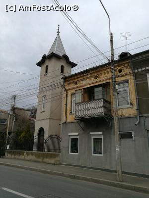 [P40] În prim plan, Casa Irimia Melinte, după ea Biserica Reformată din Galați » foto by crismis
 - 
<span class="allrVoted glyphicon glyphicon-heart hidden" id="av844021"></span>
<a class="m-l-10 hidden" id="sv844021" onclick="voting_Foto_DelVot(,844021,4457)" role="button">șterge vot <span class="glyphicon glyphicon-remove"></span></a>
<a id="v9844021" class=" c-red"  onclick="voting_Foto_SetVot(844021)" role="button"><span class="glyphicon glyphicon-heart-empty"></span> <b>LIKE</b> = Votează poza</a> <img class="hidden"  id="f844021W9" src="/imagini/loader.gif" border="0" /><span class="AjErrMes hidden" id="e844021ErM"></span>