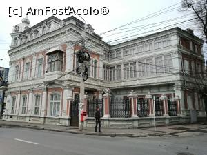 [P46] Farmacia Ținc, în prezent Muzeul Colecțiilor; vedere dinspre str. Eroilor » foto by crismis
 - 
<span class="allrVoted glyphicon glyphicon-heart hidden" id="av844027"></span>
<a class="m-l-10 hidden" id="sv844027" onclick="voting_Foto_DelVot(,844027,4457)" role="button">șterge vot <span class="glyphicon glyphicon-remove"></span></a>
<a id="v9844027" class=" c-red"  onclick="voting_Foto_SetVot(844027)" role="button"><span class="glyphicon glyphicon-heart-empty"></span> <b>LIKE</b> = Votează poza</a> <img class="hidden"  id="f844027W9" src="/imagini/loader.gif" border="0" /><span class="AjErrMes hidden" id="e844027ErM"></span>