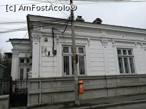 [P08] Prima casă a lui P. Malaxa; de remarcat decorațiunile neoclasice » foto by crismis
 - 
<span class="allrVoted glyphicon glyphicon-heart hidden" id="av843989"></span>
<a class="m-l-10 hidden" id="sv843989" onclick="voting_Foto_DelVot(,843989,4457)" role="button">șterge vot <span class="glyphicon glyphicon-remove"></span></a>
<a id="v9843989" class=" c-red"  onclick="voting_Foto_SetVot(843989)" role="button"><span class="glyphicon glyphicon-heart-empty"></span> <b>LIKE</b> = Votează poza</a> <img class="hidden"  id="f843989W9" src="/imagini/loader.gif" border="0" /><span class="AjErrMes hidden" id="e843989ErM"></span>