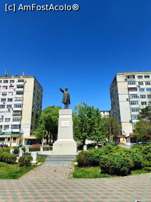 [P09] Statuia lui I. C. Brătianu. » foto by tata123 🔱
 - 
<span class="allrVoted glyphicon glyphicon-heart hidden" id="av1371908"></span>
<a class="m-l-10 hidden" id="sv1371908" onclick="voting_Foto_DelVot(,1371908,4457)" role="button">șterge vot <span class="glyphicon glyphicon-remove"></span></a>
<a id="v91371908" class=" c-red"  onclick="voting_Foto_SetVot(1371908)" role="button"><span class="glyphicon glyphicon-heart-empty"></span> <b>LIKE</b> = Votează poza</a> <img class="hidden"  id="f1371908W9" src="/imagini/loader.gif" border="0" /><span class="AjErrMes hidden" id="e1371908ErM"></span>