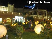[P03] albatros palace.....noaptea, gradina si magazinele de la intrarea hotelului » foto by ghecamelia
 - 
<span class="allrVoted glyphicon glyphicon-heart hidden" id="av47017"></span>
<a class="m-l-10 hidden" id="sv47017" onclick="voting_Foto_DelVot(,47017,4459)" role="button">șterge vot <span class="glyphicon glyphicon-remove"></span></a>
<a id="v947017" class=" c-red"  onclick="voting_Foto_SetVot(47017)" role="button"><span class="glyphicon glyphicon-heart-empty"></span> <b>LIKE</b> = Votează poza</a> <img class="hidden"  id="f47017W9" src="/imagini/loader.gif" border="0" /><span class="AjErrMes hidden" id="e47017ErM"></span>