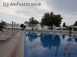 [P28] Hotel Festa Panorama - Piscina seara.  » foto by iulianic
 - 
<span class="allrVoted glyphicon glyphicon-heart hidden" id="av973802"></span>
<a class="m-l-10 hidden" id="sv973802" onclick="voting_Foto_DelVot(,973802,4490)" role="button">șterge vot <span class="glyphicon glyphicon-remove"></span></a>
<a id="v9973802" class=" c-red"  onclick="voting_Foto_SetVot(973802)" role="button"><span class="glyphicon glyphicon-heart-empty"></span> <b>LIKE</b> = Votează poza</a> <img class="hidden"  id="f973802W9" src="/imagini/loader.gif" border="0" /><span class="AjErrMes hidden" id="e973802ErM"></span>