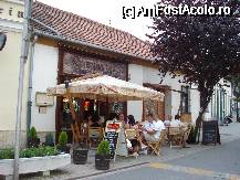 [P20] Terasa draguta din Tokaj inde se se sevesc vinurile locale » foto by ionescunic
 - 
<span class="allrVoted glyphicon glyphicon-heart hidden" id="av67978"></span>
<a class="m-l-10 hidden" id="sv67978" onclick="voting_Foto_DelVot(,67978,4507)" role="button">șterge vot <span class="glyphicon glyphicon-remove"></span></a>
<a id="v967978" class=" c-red"  onclick="voting_Foto_SetVot(67978)" role="button"><span class="glyphicon glyphicon-heart-empty"></span> <b>LIKE</b> = Votează poza</a> <img class="hidden"  id="f67978W9" src="/imagini/loader.gif" border="0" /><span class="AjErrMes hidden" id="e67978ErM"></span>