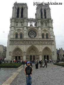 [P17] In fata la Notre Dame. Era o zi f friguroasa si plouase aproape tot timpul. » foto by CCRRIISSYY
 - 
<span class="allrVoted glyphicon glyphicon-heart hidden" id="av40312"></span>
<a class="m-l-10 hidden" id="sv40312" onclick="voting_Foto_DelVot(,40312,4508)" role="button">șterge vot <span class="glyphicon glyphicon-remove"></span></a>
<a id="v940312" class=" c-red"  onclick="voting_Foto_SetVot(40312)" role="button"><span class="glyphicon glyphicon-heart-empty"></span> <b>LIKE</b> = Votează poza</a> <img class="hidden"  id="f40312W9" src="/imagini/loader.gif" border="0" /><span class="AjErrMes hidden" id="e40312ErM"></span>