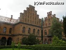 [P16] Univ. Cernauti - tot curtea interioara principala, decoratiuni exterioare ce imbina barocul tarziu si elemente bizantine (sa nu uitam ca fost un sediu religios ca si prima destinatie) » foto by cc_iordachescu
 - 
<span class="allrVoted glyphicon glyphicon-heart hidden" id="av41695"></span>
<a class="m-l-10 hidden" id="sv41695" onclick="voting_Foto_DelVot(,41695,4521)" role="button">șterge vot <span class="glyphicon glyphicon-remove"></span></a>
<a id="v941695" class=" c-red"  onclick="voting_Foto_SetVot(41695)" role="button"><span class="glyphicon glyphicon-heart-empty"></span> <b>LIKE</b> = Votează poza</a> <img class="hidden"  id="f41695W9" src="/imagini/loader.gif" border="0" /><span class="AjErrMes hidden" id="e41695ErM"></span>