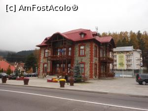 [P12] Bușteni - În centrul orașului, Primăria.  » foto by iulianic
 - 
<span class="allrVoted glyphicon glyphicon-heart hidden" id="av1034703"></span>
<a class="m-l-10 hidden" id="sv1034703" onclick="voting_Foto_DelVot(,1034703,4537)" role="button">șterge vot <span class="glyphicon glyphicon-remove"></span></a>
<a id="v91034703" class=" c-red"  onclick="voting_Foto_SetVot(1034703)" role="button"><span class="glyphicon glyphicon-heart-empty"></span> <b>LIKE</b> = Votează poza</a> <img class="hidden"  id="f1034703W9" src="/imagini/loader.gif" border="0" /><span class="AjErrMes hidden" id="e1034703ErM"></span>