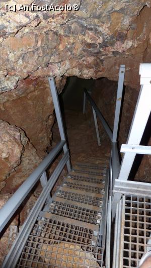 [P03] Cam asa se merge prin pestera, prin unele locuri.  » foto by Robotzel*
 - 
<span class="allrVoted glyphicon glyphicon-heart hidden" id="av887984"></span>
<a class="m-l-10 hidden" id="sv887984" onclick="voting_Foto_DelVot(,887984,4543)" role="button">șterge vot <span class="glyphicon glyphicon-remove"></span></a>
<a id="v9887984" class=" c-red"  onclick="voting_Foto_SetVot(887984)" role="button"><span class="glyphicon glyphicon-heart-empty"></span> <b>LIKE</b> = Votează poza</a> <img class="hidden"  id="f887984W9" src="/imagini/loader.gif" border="0" /><span class="AjErrMes hidden" id="e887984ErM"></span>