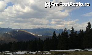 [P05] Varful Curcubata Mare vazuta de pe Muntele Gaina » foto by Mina12
 - 
<span class="allrVoted glyphicon glyphicon-heart hidden" id="av697295"></span>
<a class="m-l-10 hidden" id="sv697295" onclick="voting_Foto_DelVot(,697295,4543)" role="button">șterge vot <span class="glyphicon glyphicon-remove"></span></a>
<a id="v9697295" class=" c-red"  onclick="voting_Foto_SetVot(697295)" role="button"><span class="glyphicon glyphicon-heart-empty"></span> <b>LIKE</b> = Votează poza</a> <img class="hidden"  id="f697295W9" src="/imagini/loader.gif" border="0" /><span class="AjErrMes hidden" id="e697295ErM"></span>