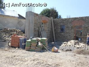[P16] Ștefan cel Mare (Șerbești) - Hanul Șerbești în reconstrucție. » foto by iulianic
 - 
<span class="allrVoted glyphicon glyphicon-heart hidden" id="av1195076"></span>
<a class="m-l-10 hidden" id="sv1195076" onclick="voting_Foto_DelVot(,1195076,4549)" role="button">șterge vot <span class="glyphicon glyphicon-remove"></span></a>
<a id="v91195076" class=" c-red"  onclick="voting_Foto_SetVot(1195076)" role="button"><span class="glyphicon glyphicon-heart-empty"></span> <b>LIKE</b> = Votează poza</a> <img class="hidden"  id="f1195076W9" src="/imagini/loader.gif" border="0" /><span class="AjErrMes hidden" id="e1195076ErM"></span>