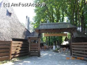 [P30] Piatra Neamț - Intrarea la Colibele Haiducilor.  » foto by iulianic
 - 
<span class="allrVoted glyphicon glyphicon-heart hidden" id="av752299"></span>
<a class="m-l-10 hidden" id="sv752299" onclick="voting_Foto_DelVot(,752299,4549)" role="button">șterge vot <span class="glyphicon glyphicon-remove"></span></a>
<a id="v9752299" class=" c-red"  onclick="voting_Foto_SetVot(752299)" role="button"><span class="glyphicon glyphicon-heart-empty"></span> <b>LIKE</b> = Votează poza</a> <img class="hidden"  id="f752299W9" src="/imagini/loader.gif" border="0" /><span class="AjErrMes hidden" id="e752299ErM"></span>