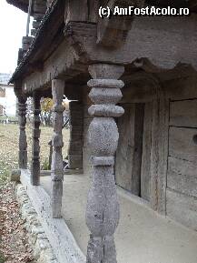 [P10] detaliu din casa parohiala care ma face sa ma gandesc la Brancusi » foto by Cristian_h
 - 
<span class="allrVoted glyphicon glyphicon-heart hidden" id="av27013"></span>
<a class="m-l-10 hidden" id="sv27013" onclick="voting_Foto_DelVot(,27013,4551)" role="button">șterge vot <span class="glyphicon glyphicon-remove"></span></a>
<a id="v927013" class=" c-red"  onclick="voting_Foto_SetVot(27013)" role="button"><span class="glyphicon glyphicon-heart-empty"></span> <b>LIKE</b> = Votează poza</a> <img class="hidden"  id="f27013W9" src="/imagini/loader.gif" border="0" /><span class="AjErrMes hidden" id="e27013ErM"></span>
