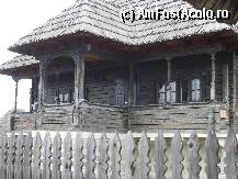 [P19] pana acum 10/15 ani inca se mai puteau zarii astfel de case in Gorj , acum sunt o raritate » foto by Cristian_h
 - 
<span class="allrVoted glyphicon glyphicon-heart hidden" id="av27022"></span>
<a class="m-l-10 hidden" id="sv27022" onclick="voting_Foto_DelVot(,27022,4551)" role="button">șterge vot <span class="glyphicon glyphicon-remove"></span></a>
<a id="v927022" class=" c-red"  onclick="voting_Foto_SetVot(27022)" role="button"><span class="glyphicon glyphicon-heart-empty"></span> <b>LIKE</b> = Votează poza</a> <img class="hidden"  id="f27022W9" src="/imagini/loader.gif" border="0" /><span class="AjErrMes hidden" id="e27022ErM"></span>