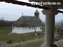 [P07] Biserica din Livezi sec 19 , vazuta din terasa culei » foto by Cristian_h
 - 
<span class="allrVoted glyphicon glyphicon-heart hidden" id="av27010"></span>
<a class="m-l-10 hidden" id="sv27010" onclick="voting_Foto_DelVot(,27010,4551)" role="button">șterge vot <span class="glyphicon glyphicon-remove"></span></a>
<a id="v927010" class=" c-red"  onclick="voting_Foto_SetVot(27010)" role="button"><span class="glyphicon glyphicon-heart-empty"></span> <b>LIKE</b> = Votează poza</a> <img class="hidden"  id="f27010W9" src="/imagini/loader.gif" border="0" /><span class="AjErrMes hidden" id="e27010ErM"></span>