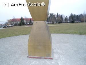 [P19] Tg, Jiu. „Coloana fără Sfârșit”, opera marelui Brâncuși. Baza Coloanei. » foto by mihaelavoicu
 - 
<span class="allrVoted glyphicon glyphicon-heart hidden" id="av1217147"></span>
<a class="m-l-10 hidden" id="sv1217147" onclick="voting_Foto_DelVot(,1217147,4551)" role="button">șterge vot <span class="glyphicon glyphicon-remove"></span></a>
<a id="v91217147" class=" c-red"  onclick="voting_Foto_SetVot(1217147)" role="button"><span class="glyphicon glyphicon-heart-empty"></span> <b>LIKE</b> = Votează poza</a> <img class="hidden"  id="f1217147W9" src="/imagini/loader.gif" border="0" /><span class="AjErrMes hidden" id="e1217147ErM"></span>