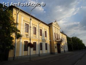 [P16] Muzeul Județean Gorj „Alexandru Ștefulescu” - Târgu Jiu.  » foto by tata123 🔱
 - 
<span class="allrVoted glyphicon glyphicon-heart hidden" id="av915530"></span>
<a class="m-l-10 hidden" id="sv915530" onclick="voting_Foto_DelVot(,915530,4551)" role="button">șterge vot <span class="glyphicon glyphicon-remove"></span></a>
<a id="v9915530" class=" c-red"  onclick="voting_Foto_SetVot(915530)" role="button"><span class="glyphicon glyphicon-heart-empty"></span> <b>LIKE</b> = Votează poza</a> <img class="hidden"  id="f915530W9" src="/imagini/loader.gif" border="0" /><span class="AjErrMes hidden" id="e915530ErM"></span>